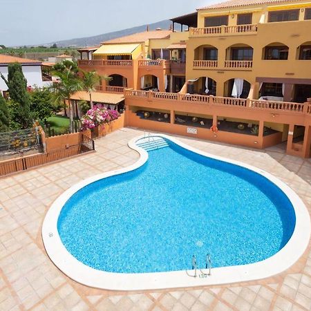 Eden Rentals Elite Palace Suites Адехе Екстериор снимка