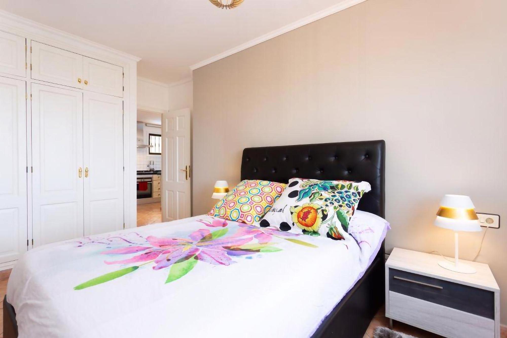Eden Rentals Elite Palace Suites Адехе Екстериор снимка