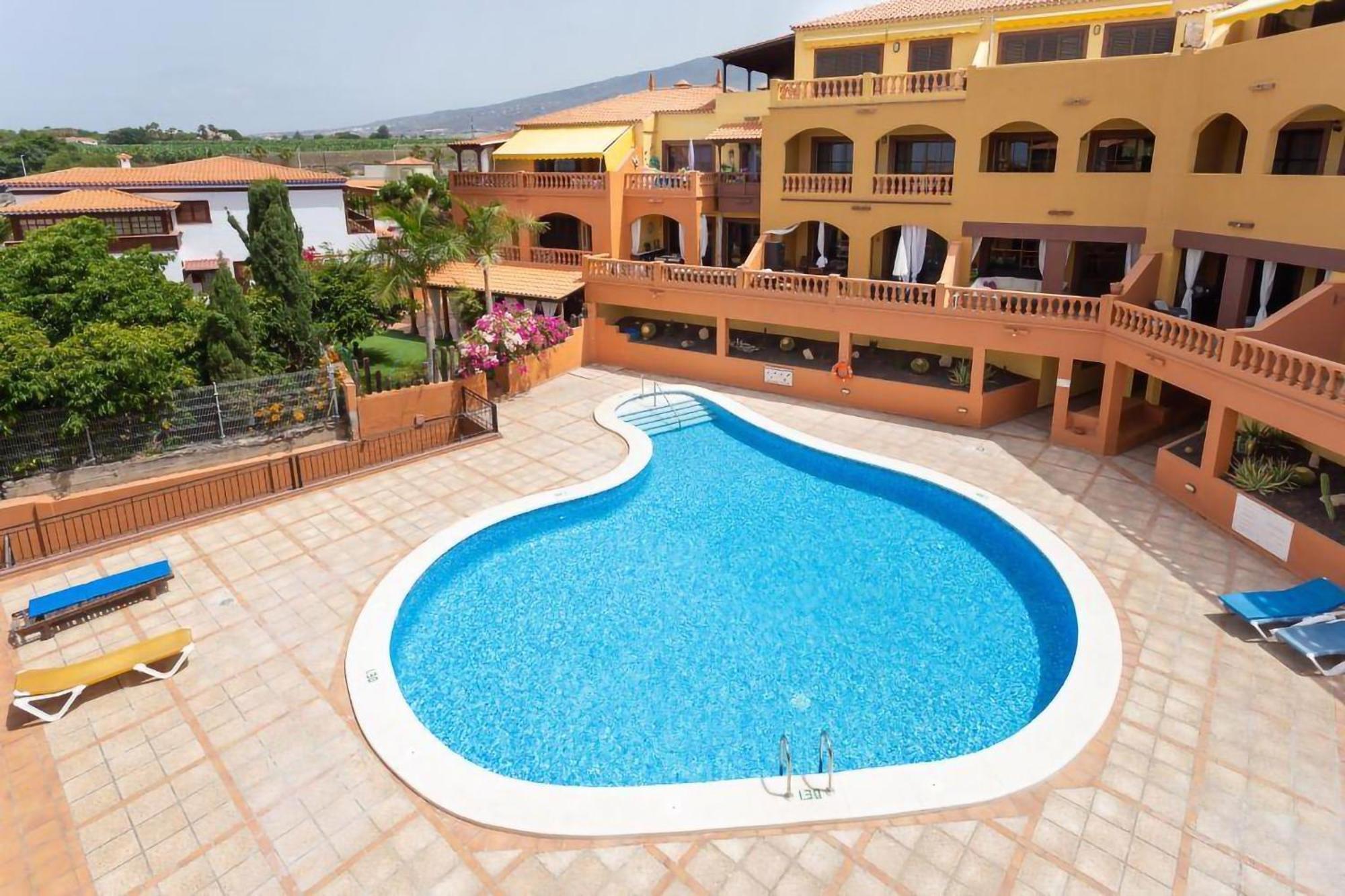 Eden Rentals Elite Palace Suites Адехе Екстериор снимка